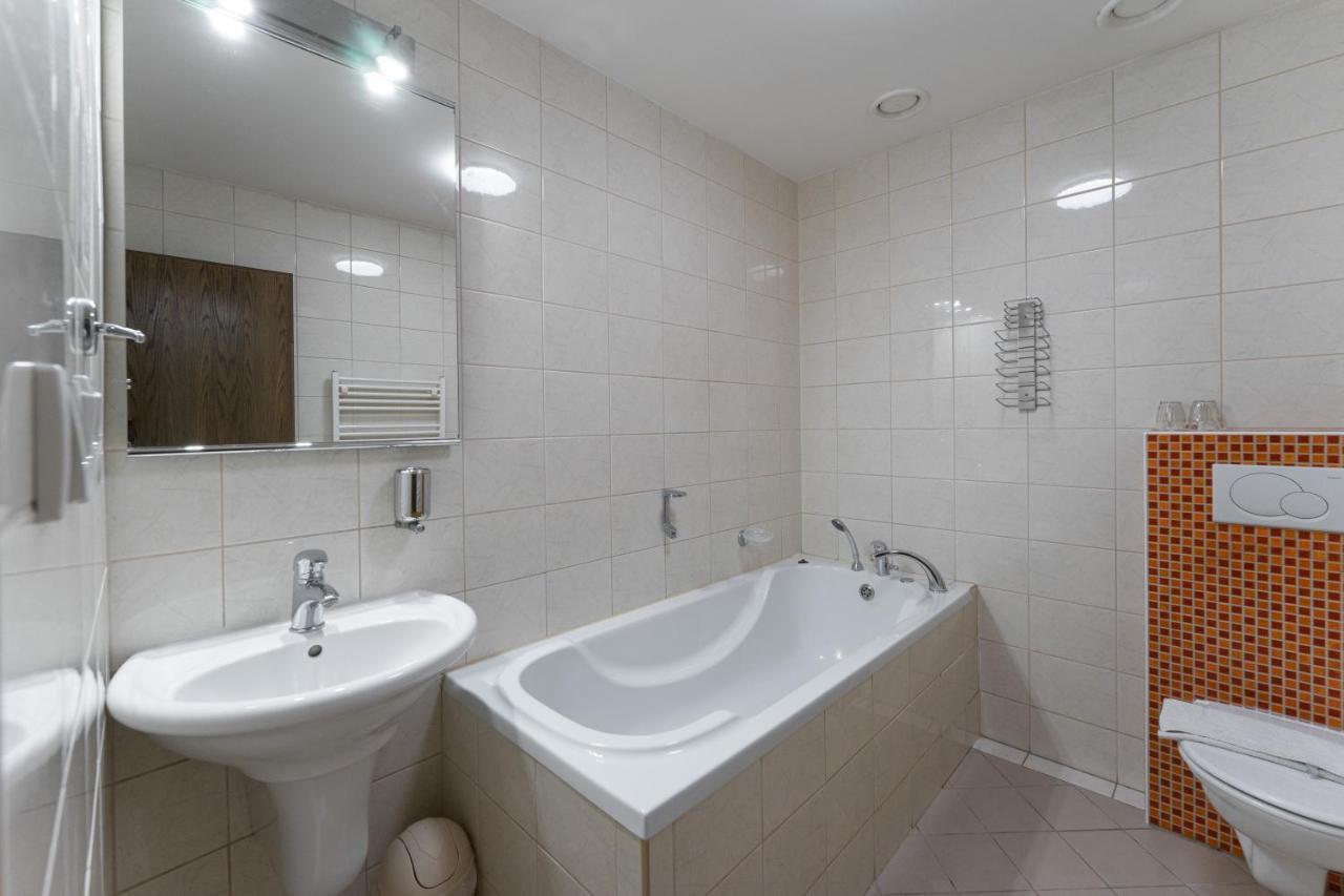 Hotel Amco Забржег Экстерьер фото