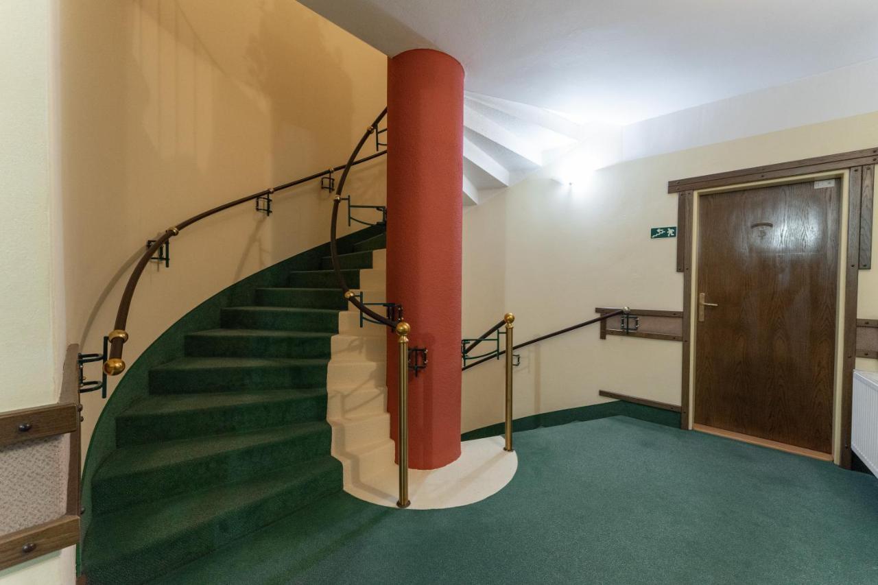 Hotel Amco Забржег Экстерьер фото